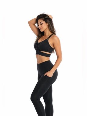Handful BOUND AND‎ DETERMINED Sports Bra Black Size M high impact sexy strappy